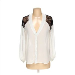 Kardashian Kollection blouse gorgeous lace detail